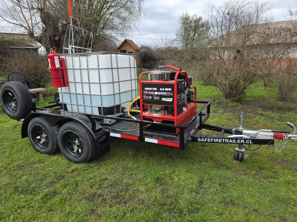 Hidrolavadora autónoma con caldera de 4.000 PSI sobre carro de arrastre, vista lateral